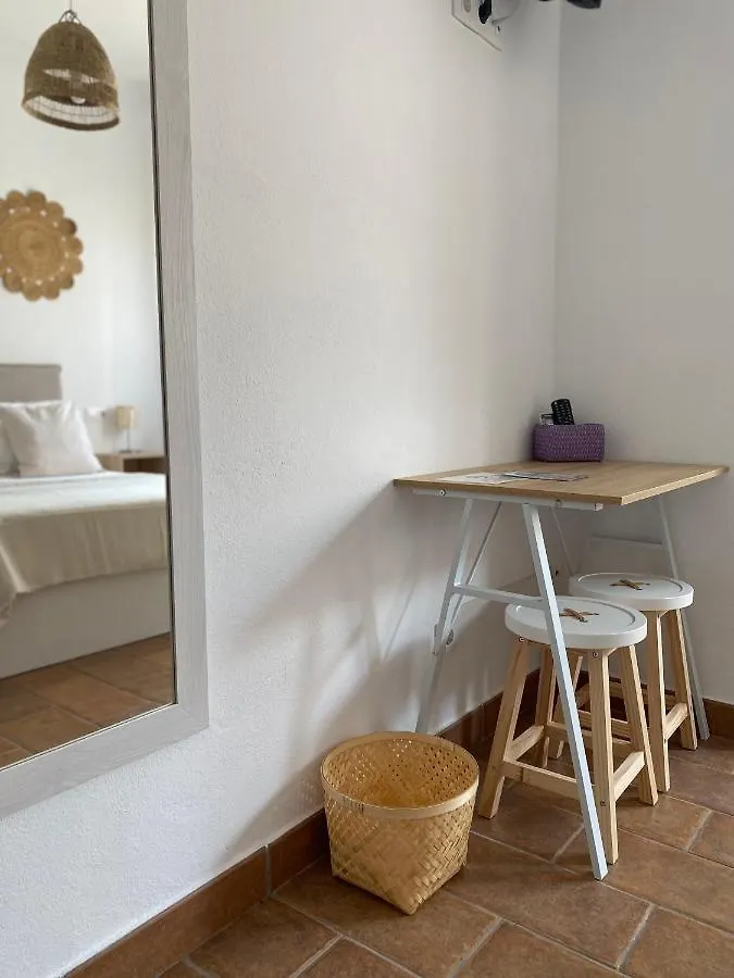 Hostel Alojamientos Turisticos Carmencita Bolonia Spain