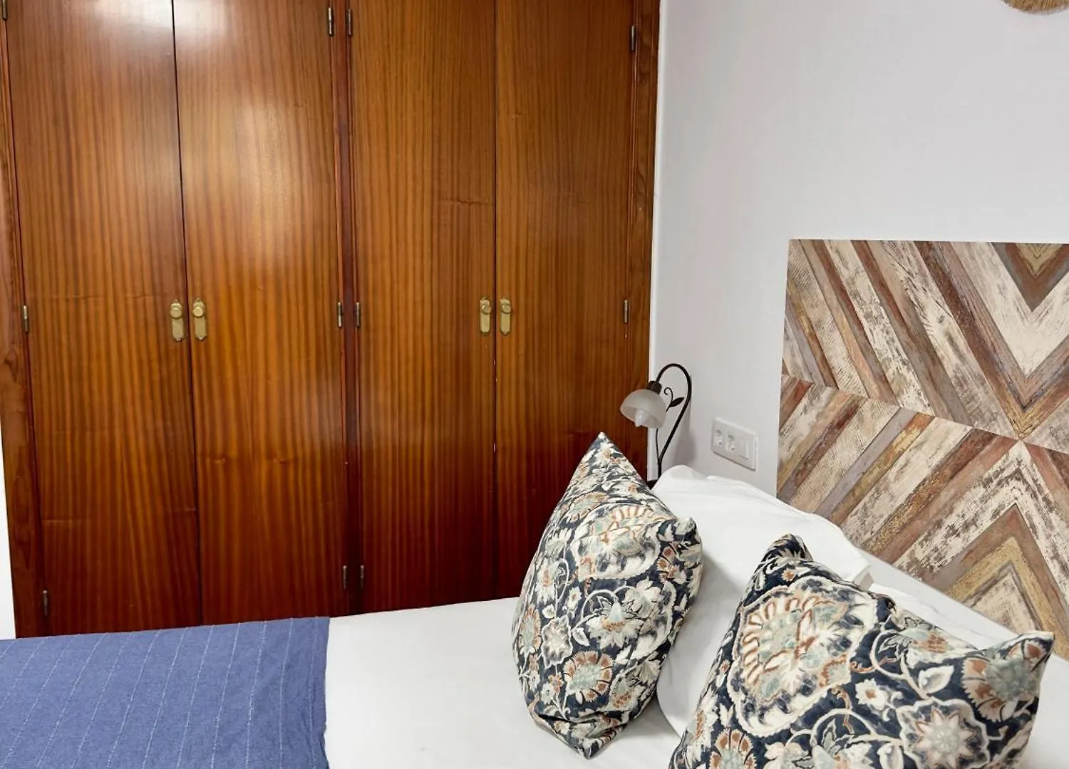 Alojamientos Turisticos Carmencita Bolonia 0*,